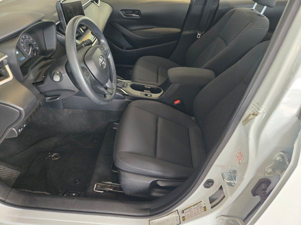 Used 2025 Toyota Corolla LE FWD image 18