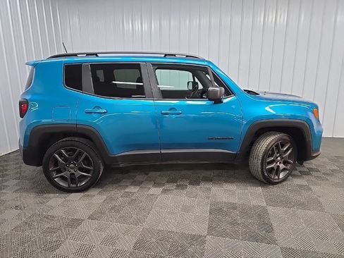 Used 2021 Jeep Renegade Latitude AWD/4WD image 2