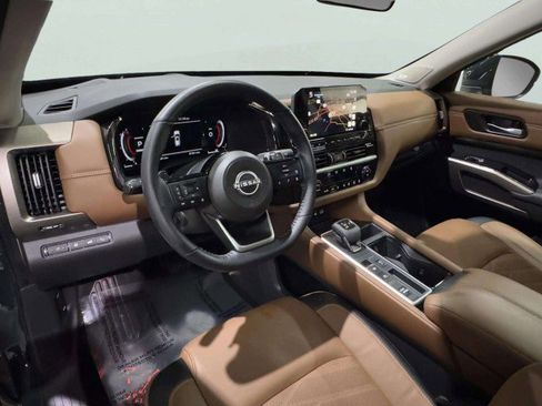 Used 2024 Nissan Pathfinder Platinum w/ Cargo Package image 40