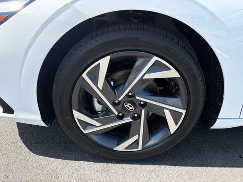 New 2026 Hyundai Elantra Limited FWD image 12