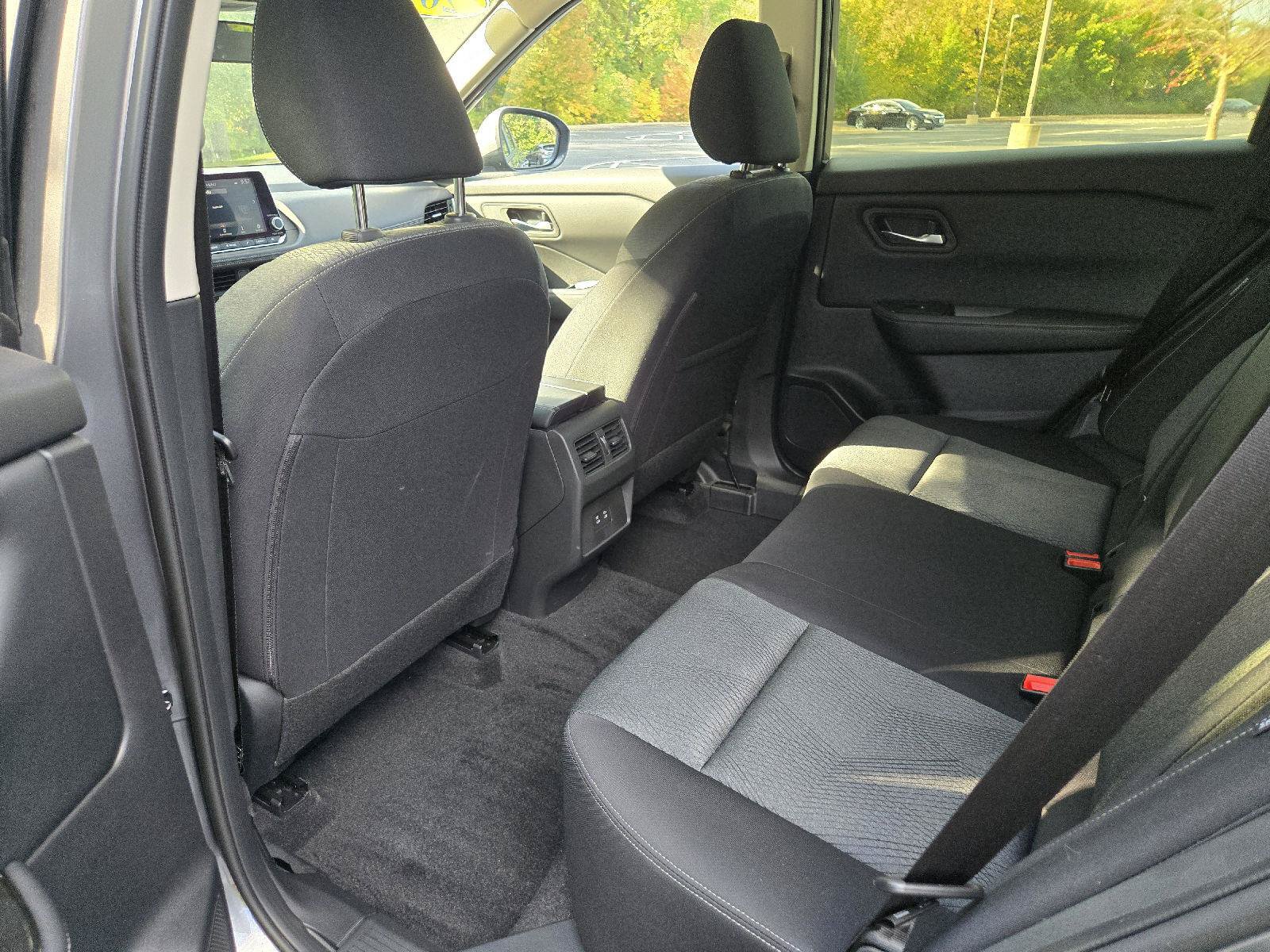 Used 2025 Nissan Rogue SV AWD/4WD image 25