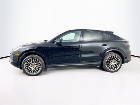 Certified 2023 Porsche Cayenne Coupe image 2