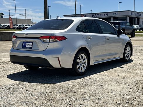 Used 2024 Toyota Corolla LE FWD image 6