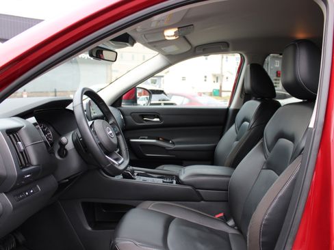 Certified 2023 Nissan Pathfinder SL image 17