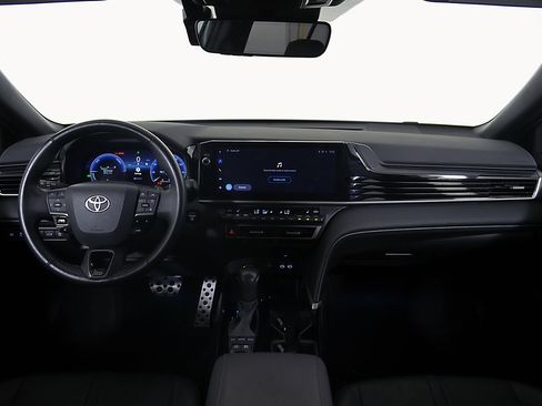 Used 2025 Toyota Camry XSE FWD image 14