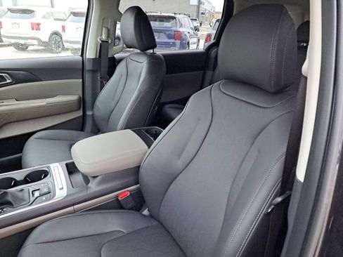 New 2026 Kia Carnival image 5