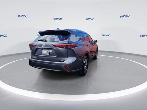 Used 2025 Toyota Highlander XLE image 7