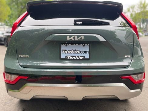 Used 2024 Kia Niro EX Touring FWD image 5