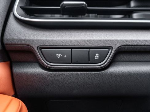 Used 2025 Kia Carnival EX FWD image 23