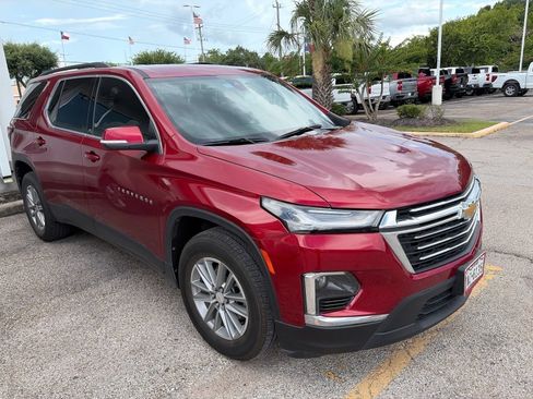 Used 2023 Chevrolet Traverse LT FWD image 1
