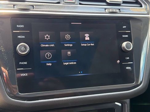 Used 2022 Volkswagen Tiguan SE FWD image 22