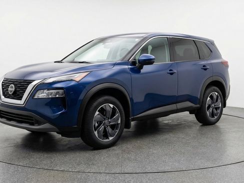 Used 2025 Nissan Rogue SV FWD image 3