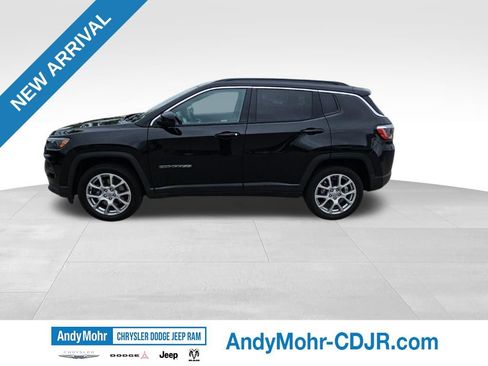 Used 2023 Jeep Compass Latitude AWD/4WD image 4