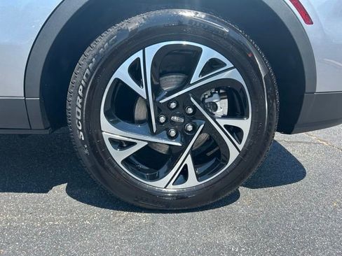 New 2025 Lincoln Nautilus Premier w/ Equipment Group 102A image 20