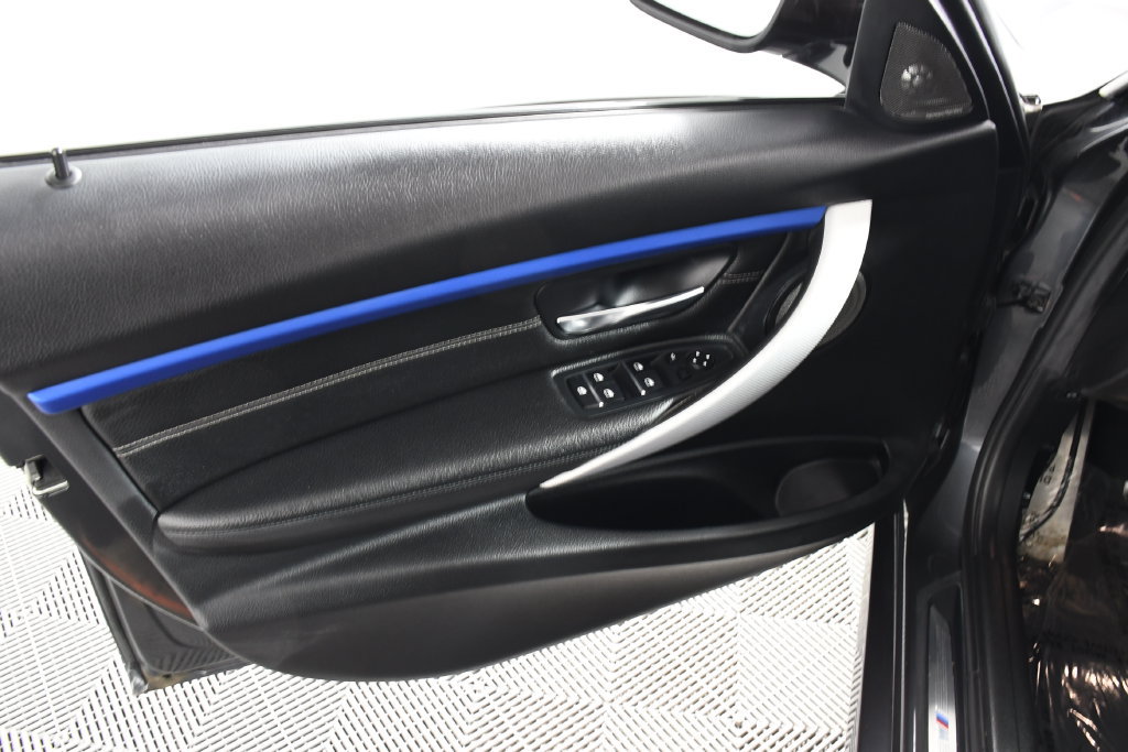 Used 2018 BMW 340i xDrive Sedan AWD/4WD image 14