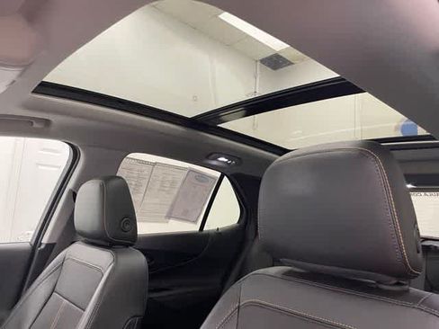 Used 2023 Chevrolet Equinox Premier AWD/4WD image 7