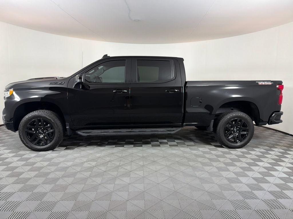 Used 2025 Chevrolet Silverado 1500 LT Trail Boss w/ LPO, Dark Essentials Package AWD/4WD image 6