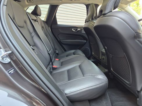 Used 2024 Volvo XC60 T8 Ultimate w/ Protection Package Premier AWD/4WD image 28