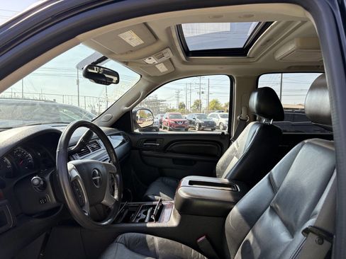 Used 2011 GMC Yukon Denali image 25