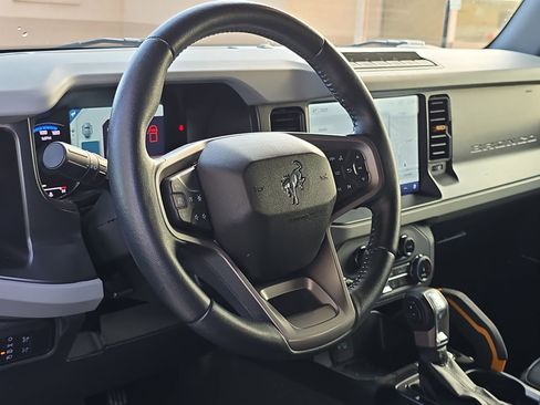 Certified 2022 Ford Bronco Badlands w/ Sasquatch Package image 13