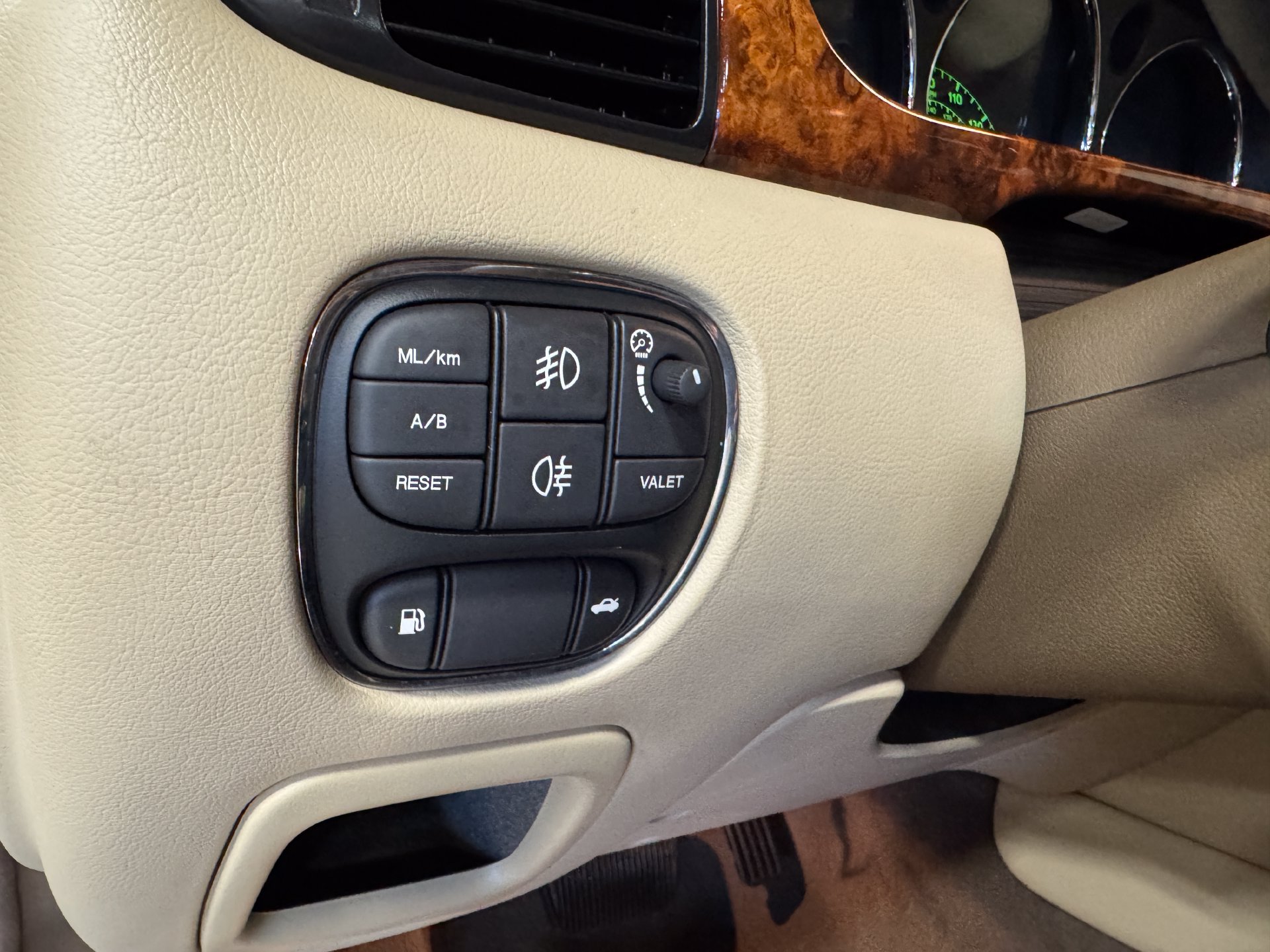 Used 2007 Jaguar XJ8 RWD image 53