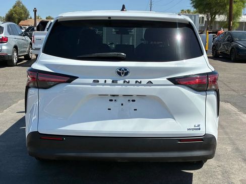 Used 2022 Toyota Sienna LE FWD image 7