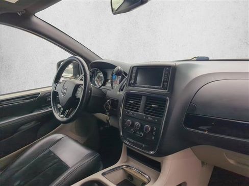 Used 2018 Dodge Grand Caravan SXT image 20
