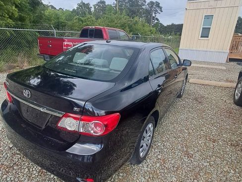 Used 2013 Toyota Corolla LE FWD image 2