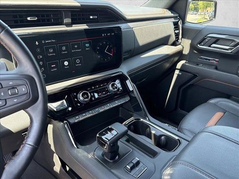 Used 2024 GMC Sierra 1500 AT4 w/ Technology Package AWD/4WD image 16