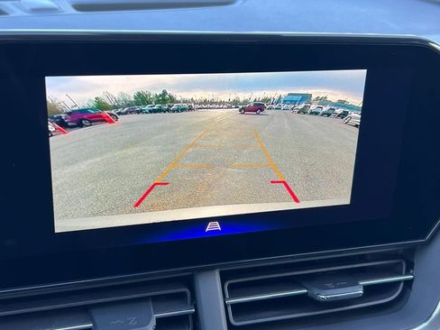 Used 2025 Chevrolet Trax LT w/ LT Convenience Package image 23