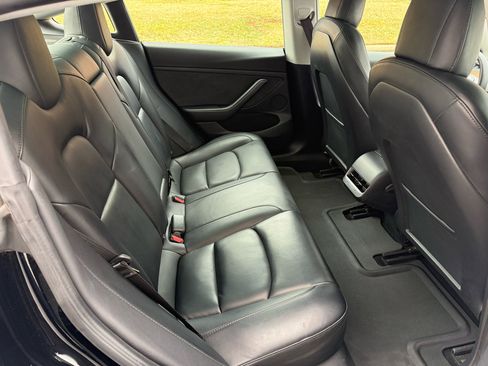 Used 2022 Tesla Model 3 RWD image 10