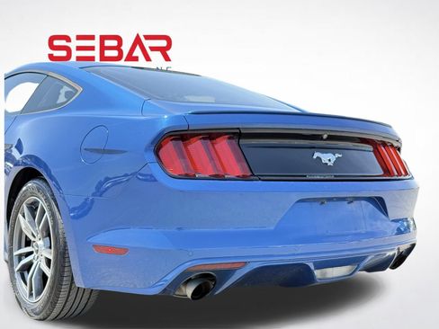 Used 2017 Ford Mustang Coupe RWD image 3