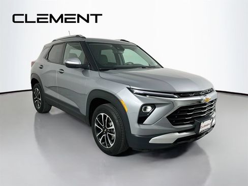 Used 2025 Chevrolet TrailBlazer LT AWD/4WD image 5