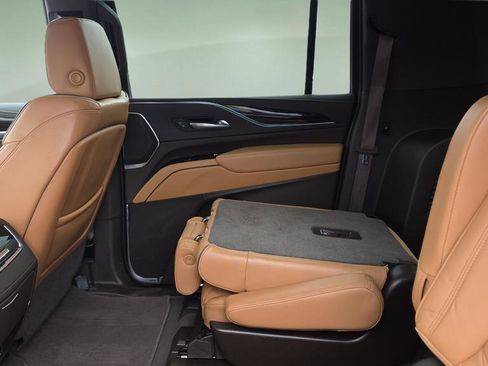 Used 2022 Cadillac Escalade ESV Premium Luxury image 24