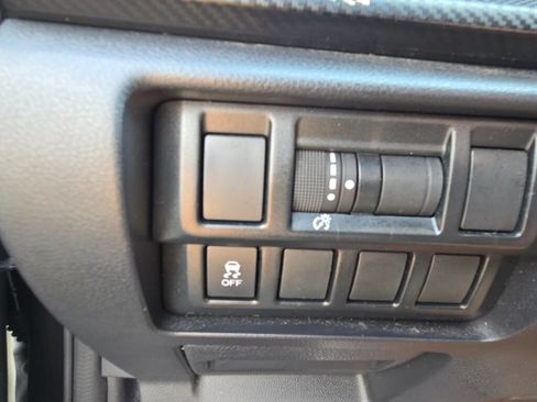 Used 2018 Subaru Crosstrek 2.0i Premium w/ Popular Package #2 AWD/4WD image 19