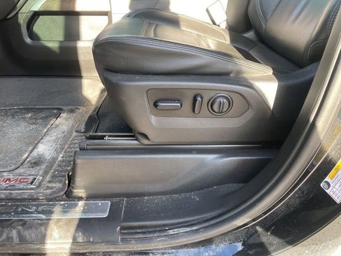 Used 2021 GMC Sierra 3500 Denali w/ Denali Black Diamond Edition image 24