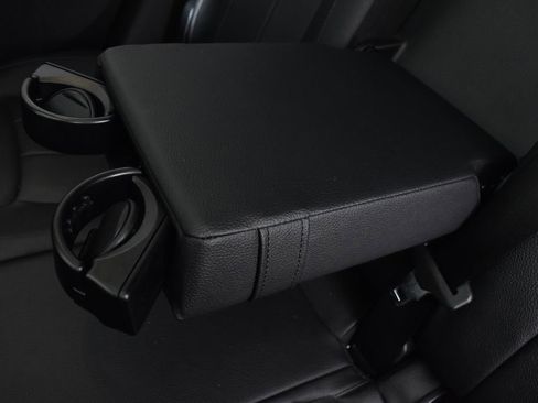 Certified 2022 Mercedes-Benz GLB 250 4MATIC image 31