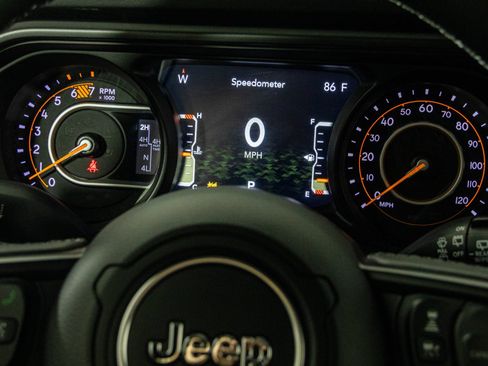 New 2026 Jeep Wrangler Unlimited Rubicon AWD/4WD image 29
