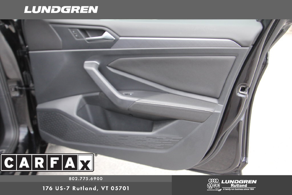 Used 2024 Volkswagen Jetta SE FWD image 10