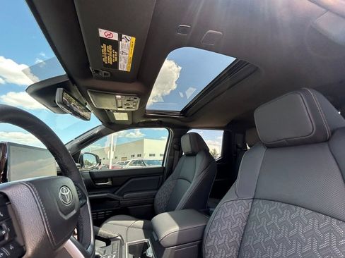 Used 2025 Toyota Tacoma Limited AWD/4WD image 12