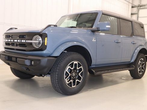 New 2025 Ford Bronco Outer Banks image 4