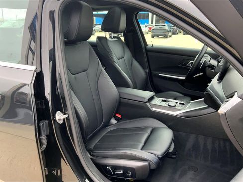 Used 2024 BMW 330i Sedan image 9