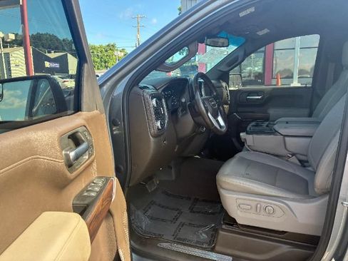 Used 2022 GMC Sierra 1500 SLT w/ X31 Off-Road Package AWD/4WD image 16