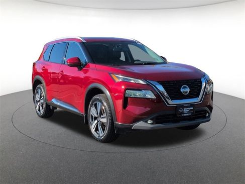 Used 2021 Nissan Rogue SL w/ Premium Package image 3