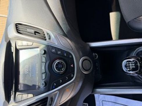 Used 2013 Hyundai Veloster w/ Style Pkg FWD image 9