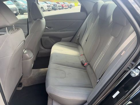 Used 2024 Hyundai Elantra SEL FWD image 25