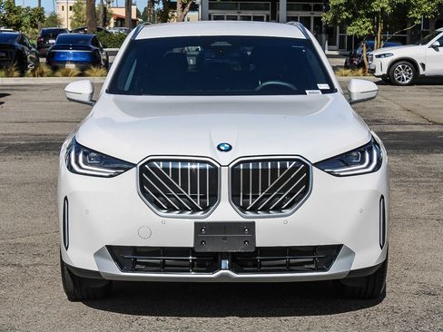 Used 2025 BMW X3 xDrive30i AWD/4WD image 2