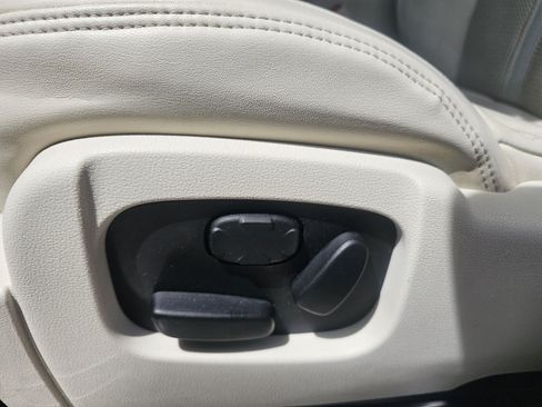 Used 2009 Lincoln MKS AWD image 12