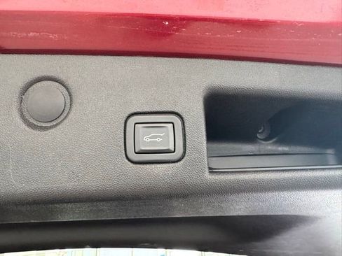 Used 2022 Chevrolet Equinox RS w/ Infotainment Package AWD/4WD image 35