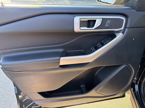 Used 2022 Ford Explorer XLT w/ Equipment Group 202A image 20